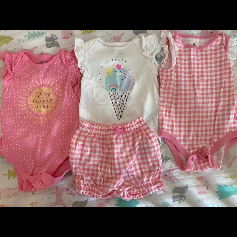 Baby Gap 4 piece summer lot 18-24 months